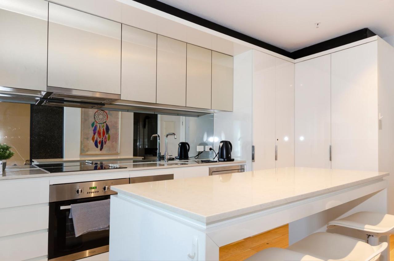 2Br Cbd Pad, City Views, Free Parking, Pool, Gym 멜번 외부 사진