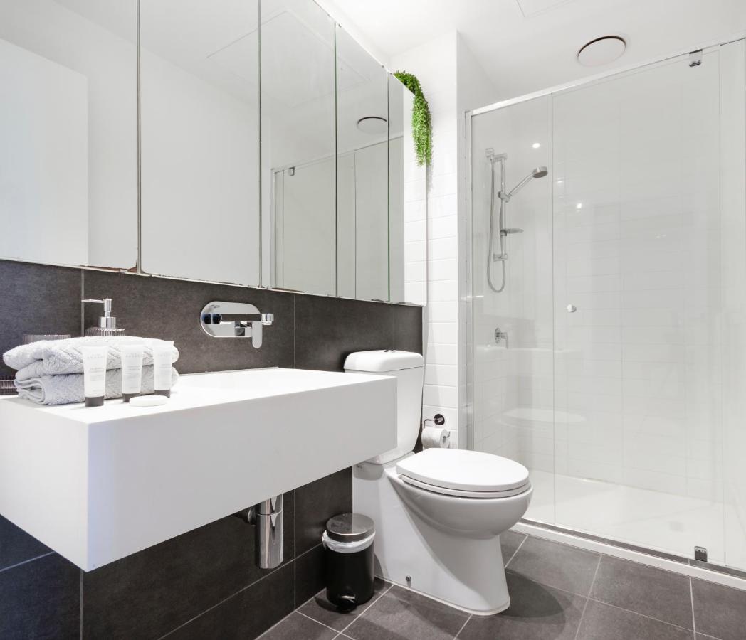 2Br Cbd Pad, City Views, Free Parking, Pool, Gym 멜번 외부 사진