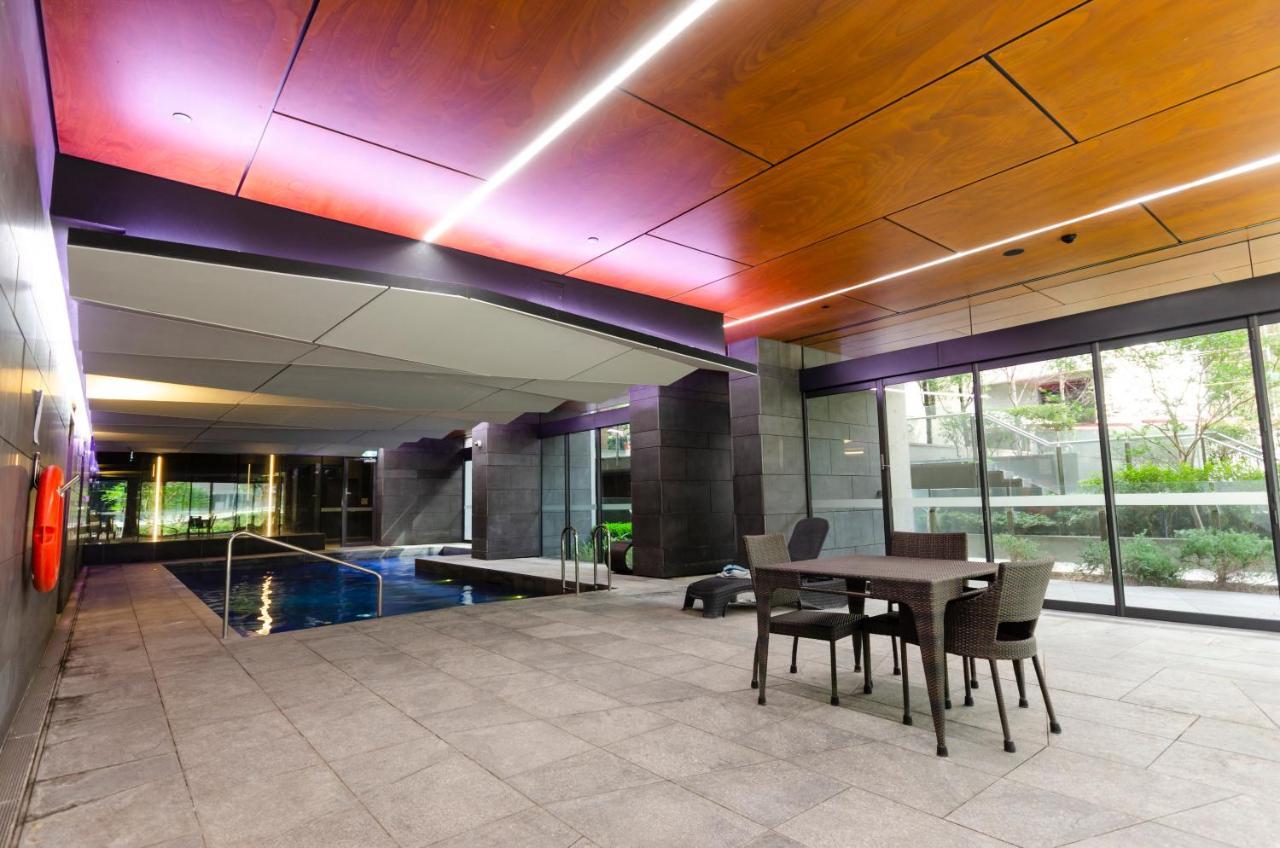 2Br Cbd Pad, City Views, Free Parking, Pool, Gym 멜번 외부 사진