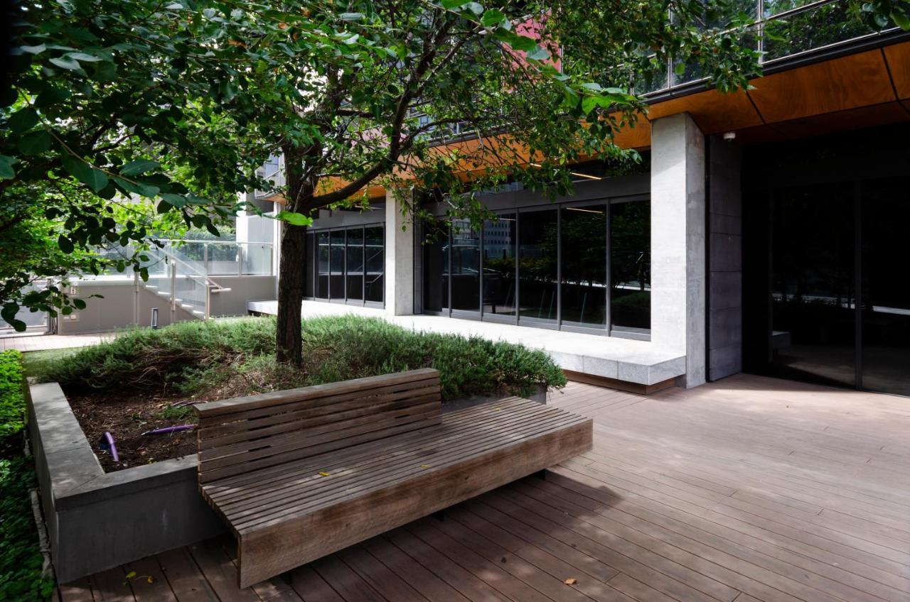 2Br Cbd Pad, City Views, Free Parking, Pool, Gym 멜번 외부 사진